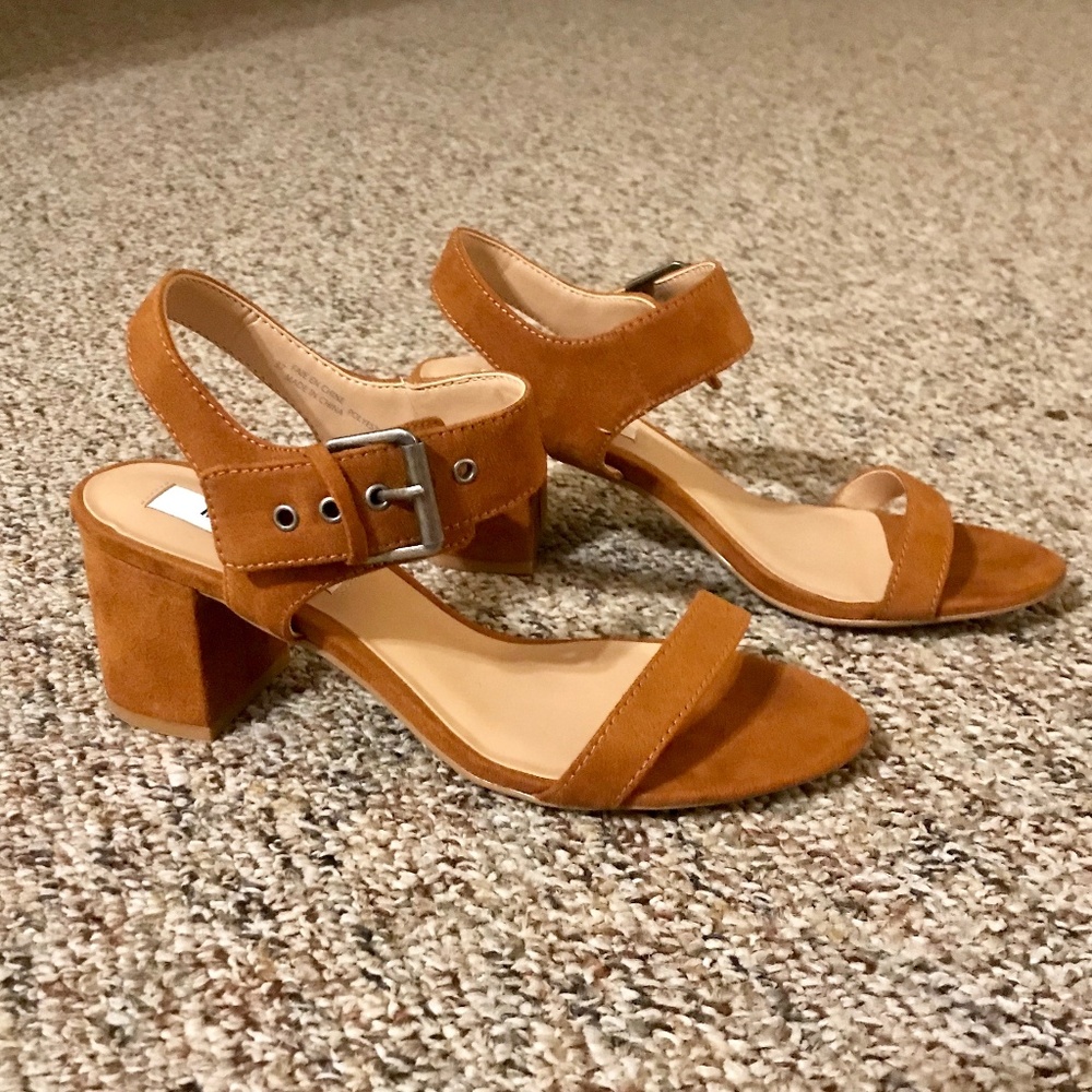 Matt & Nat 3" heel block sandal with buckle